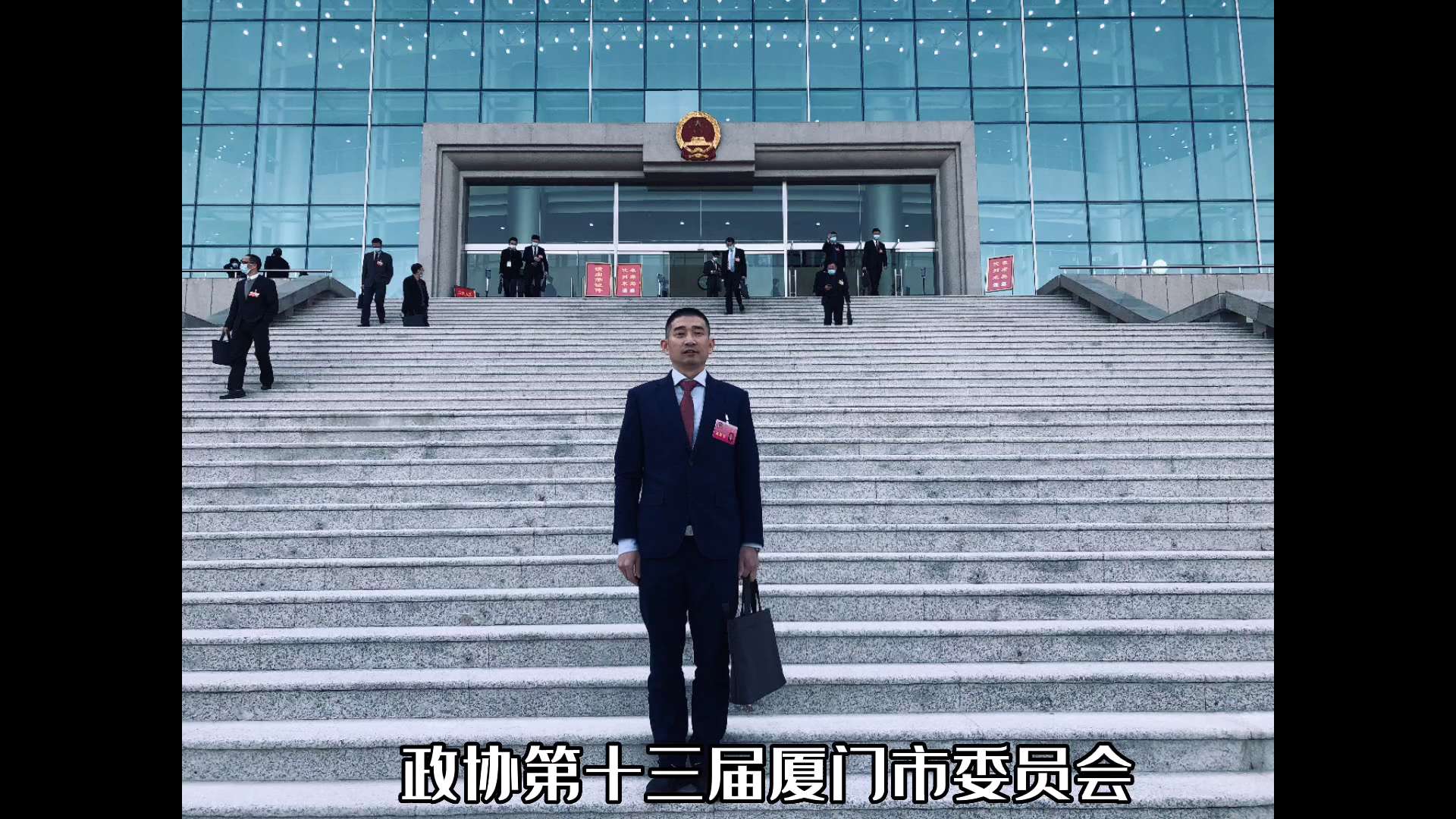 张亚雄（张雄艺术网）