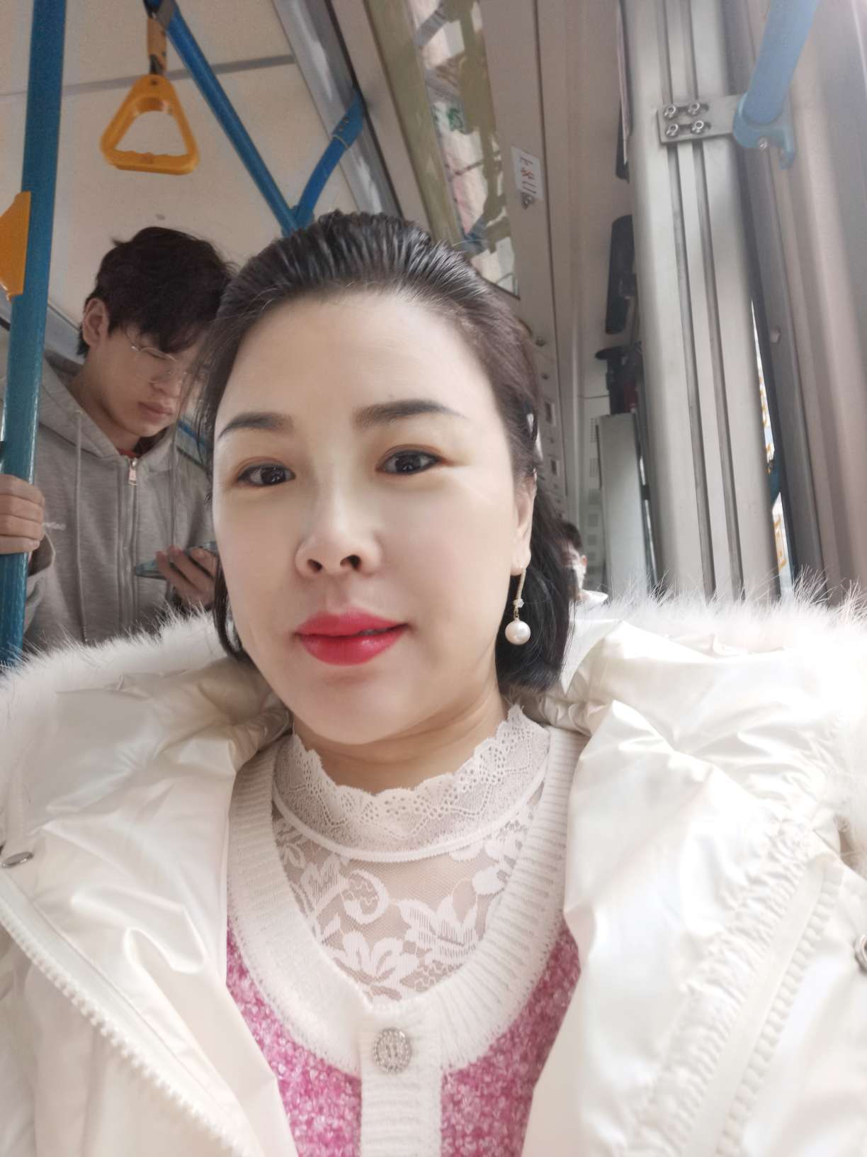 李玲