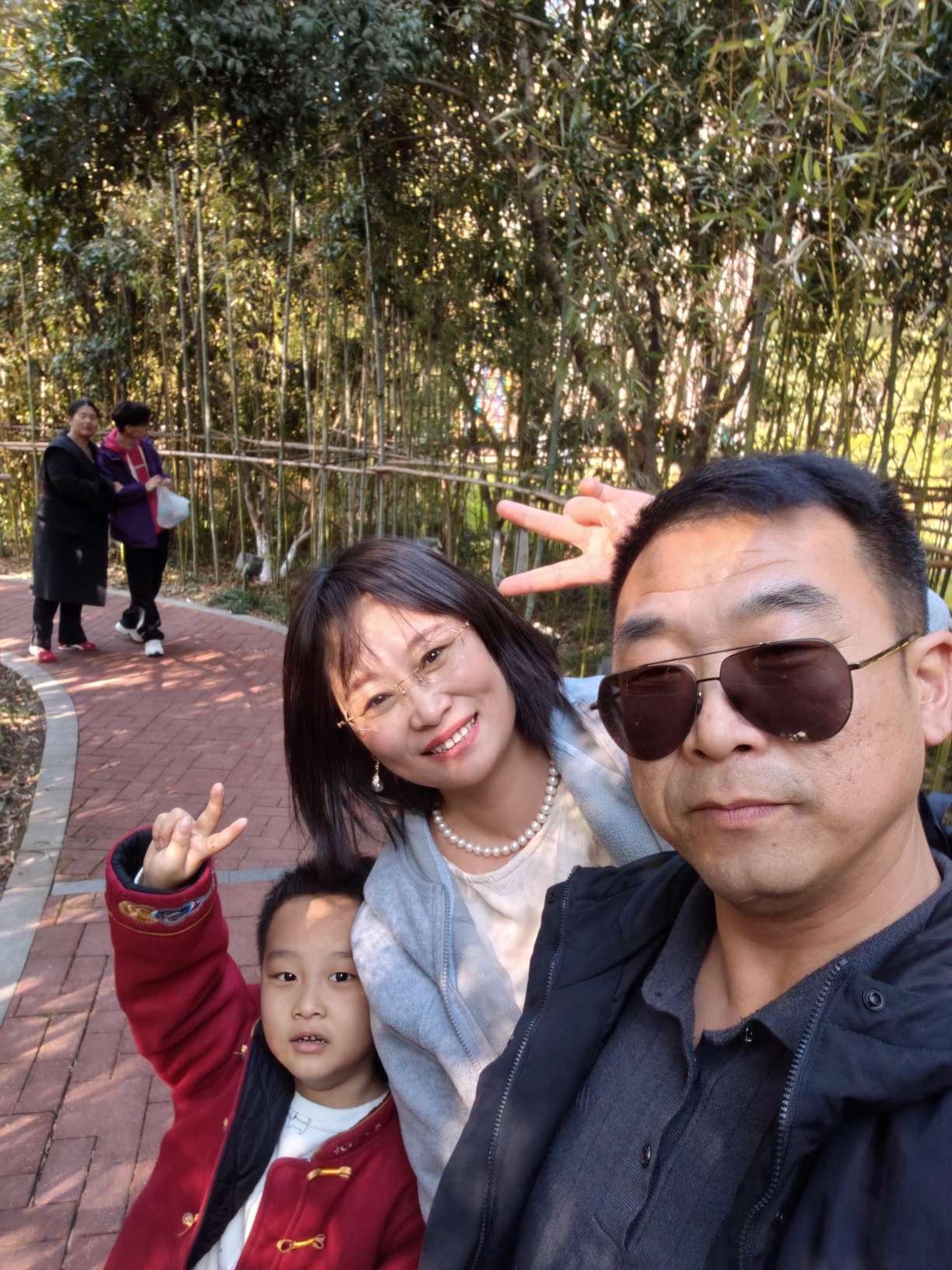 黄骅名爵